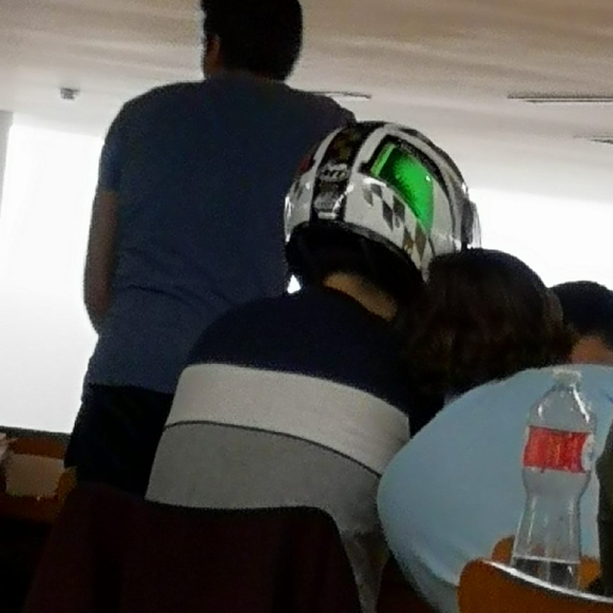serginno3's tweet photo. Solo pasa en la biblioteca de Badajoz. https://t.co/N2ubk3zOS9