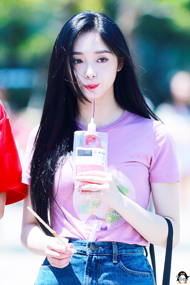 Kay8y_101's tweet photo. 180602 미니 팬미팅
#결경 #프리스틴 #洁琼 #pristin #Kyulkyung https://t.co/FNtTtOv5JQ