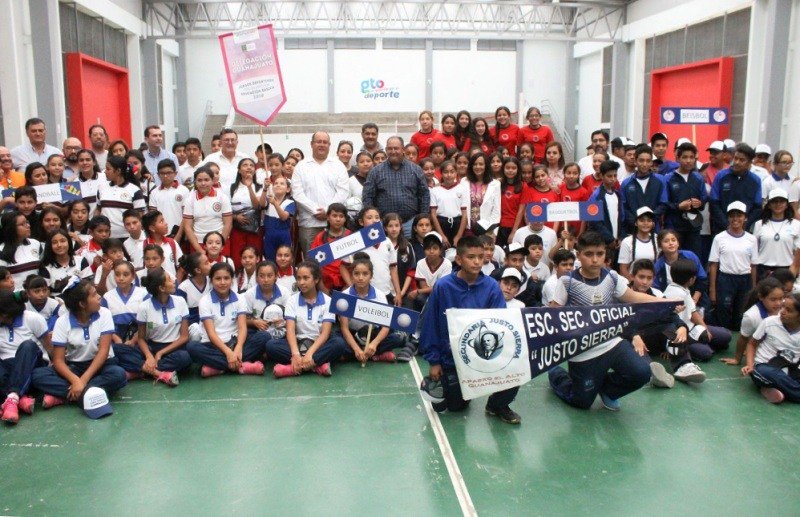 DxTDigitalGto's tweet image. #CONDEBA Abanderan a Delegación Guanajuatense rumbo al CONDEBA 2018 deportedigital.mx/abanderan-a-de…