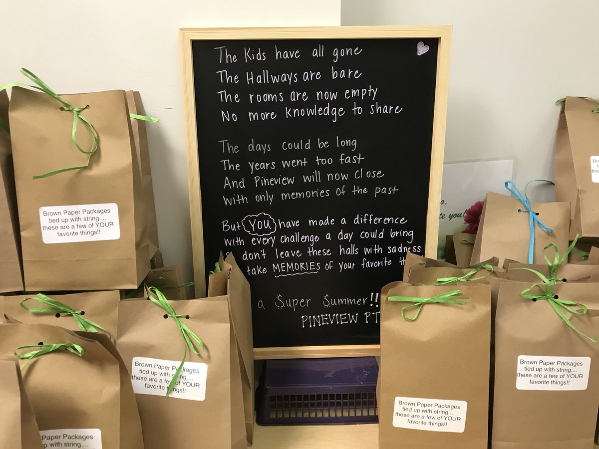 PineviewElemSC's tweet photo. PTA always finds a way to make us smile and feel appreciated. You have been a blessing and we are grateful to have your endless support. Thank you. @LexingtonTwo #lovedthetreats https://t.co/vgZzl4vgdh