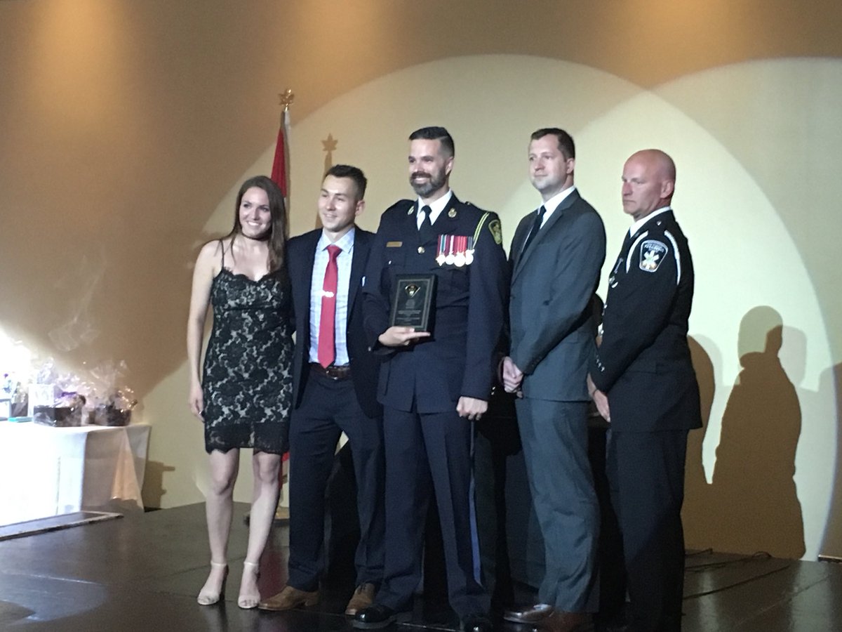 ParamedicAssoc's tweet photo. Sending a big THANK YOU to all who contributed to @Peel_Paramedics #appreciation gala last evening!

It's been a week to celebrate #Paramedics for all that they give to their #community every day. 
So celebrate... we did. 😊

@RufflesandLace2 
#PSWeek2018 #ParamedicServicesWeek https://t.co/QUVlFgI0Ar