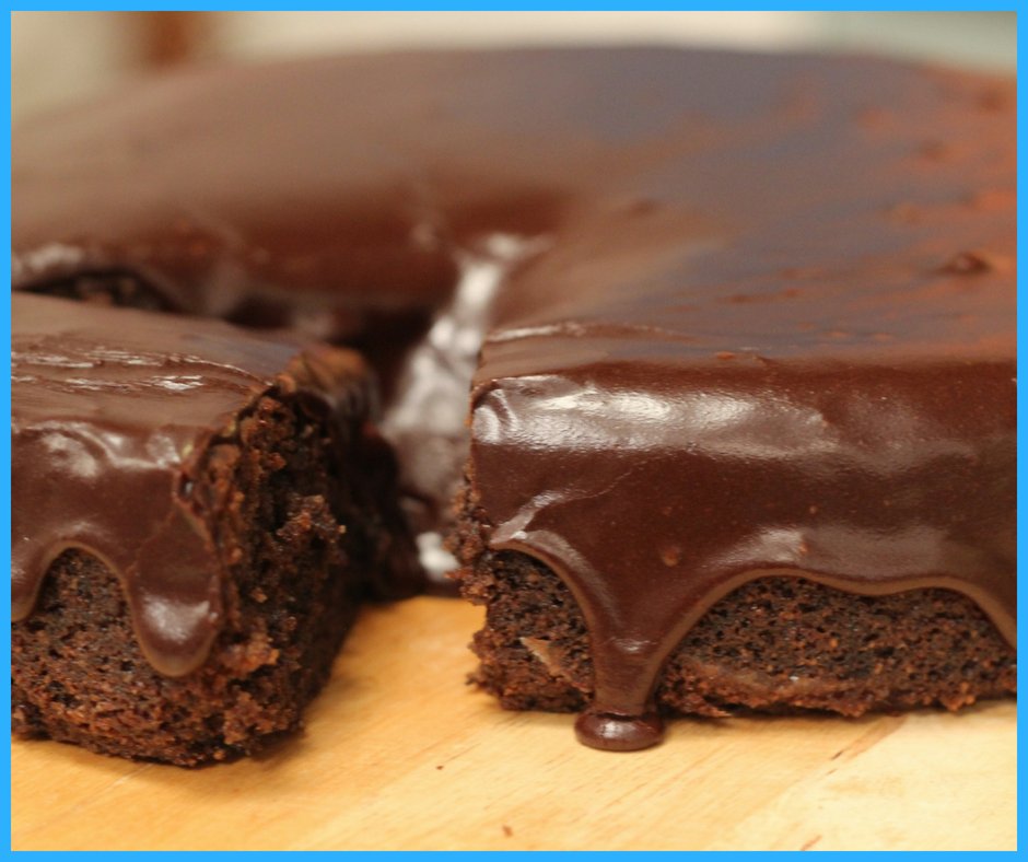 SanjeevKapoor's tweet photo. Sometimes I love to indulge in a Chocolate Ragi Cake when I have those cravings, and I still want to keep a check on those calories. Click on this link https://t.co/eFB9TvBncl
to learn more about it. Here are 5 best chocolate cake recipes, which one will you try?

#WeekendMania https://t.co/HI8yPwckon