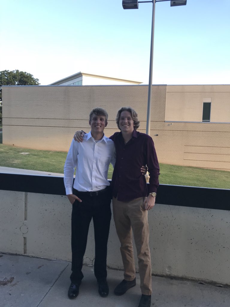 jeff_wilbert's tweet photo. glad to be done but gonna miss all of you guys!😭 thanks to my aubrey family for makin these last 4 years memorable ❤️ https://t.co/uNLtHkYyH7