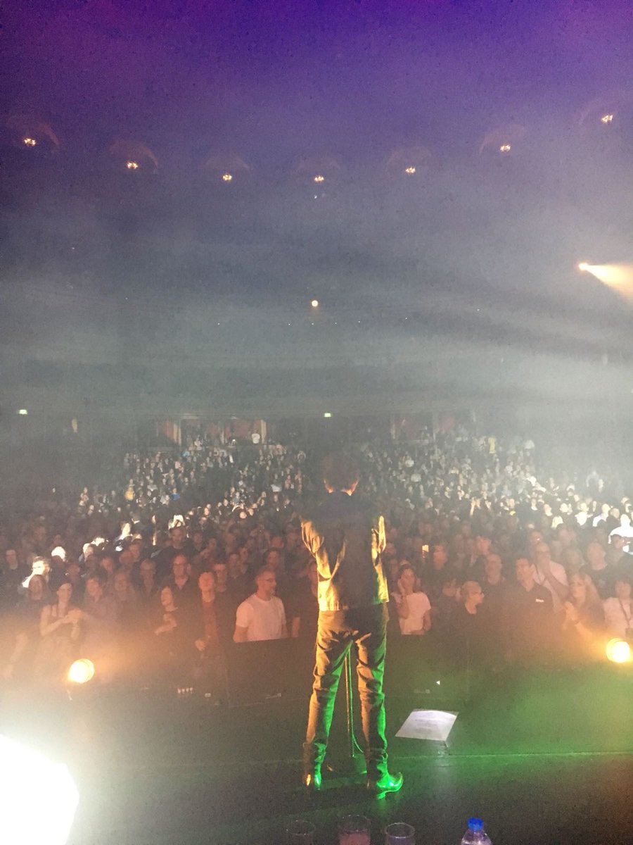 heather24377104's tweet photo. I've had such an amazing two weeks on tour with @Bunnymen. So sad that it's all over! I cannot wait to get back to it all in a few months time ♥️🐇 #starsoceansmoon #Echoandthebunnymen https://t.co/6YgyodmLdk
