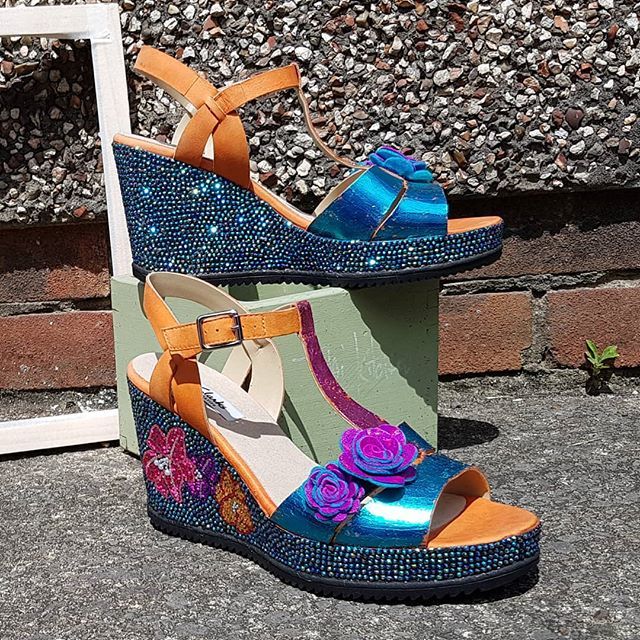 Real crystals really pick up the sun on this pair of wedges. #sparkle 
I'm totally coming back as a #magpie 
#allthecolours #allthatglitters #allabouttheshoes #allthatshines ift.tt/2Jo333O