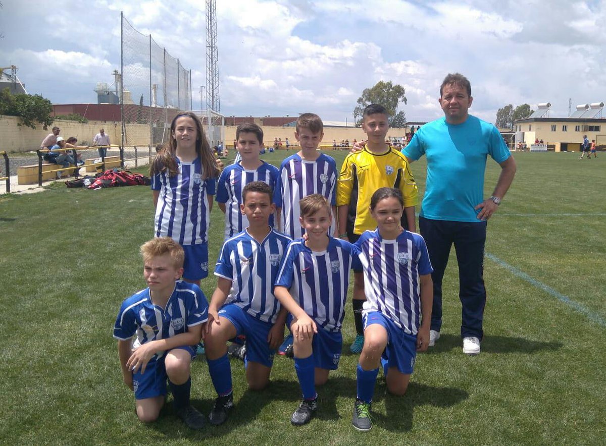 cdhispalis's tweet photo. Gracias @VILLAFRANCOCF por la acogida al #CDHispalis en vuestro magnífico torneo #CangrejoCup ⚽ https://t.co/i9lnGtgWHN