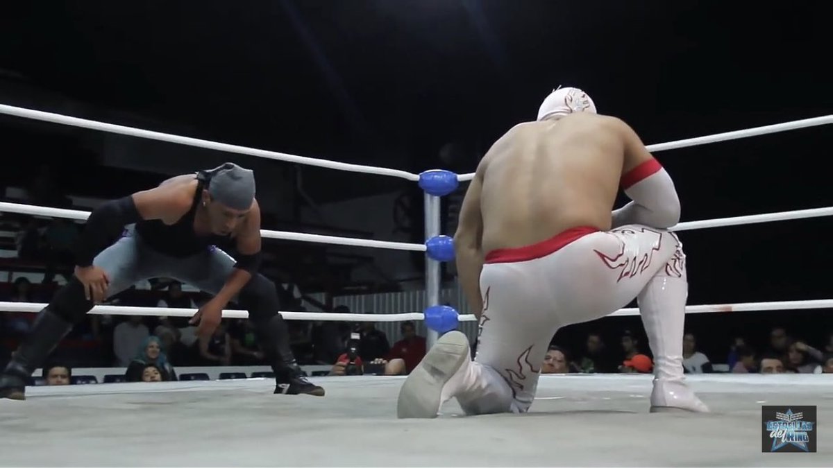 ThongWrestlers's tweet photo. #Thongline adivinen quiénes son estos luchadores a los que se les marca la #tanga bajo las mallas de #luchador 
#tanguita #thongwrestler #prowrestling #luchalibre #luchadorentanga https://t.co/374MSJgond
