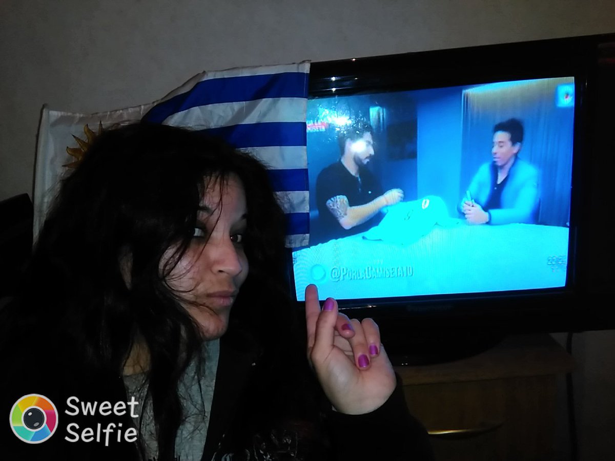 alex_x_rock's tweet photo. QUIERO LA CAMISETA DEL MEJOR 9 DEL MUNDO!!!!!!!!!!!! GENIAL EL PROGRAMA, MUY DIVERTIDO, SALUDOS DESDE PAYSANDÚ!!!!!!!!!!!!!!!! VAMOS LA CELESTE!!!!!!!!!!! @PorlaCamiseta10 @canal10uruguay @LuisSuarez9 @rafacotelo #PLCLuisSuárez #PLCSuarez https://t.co/YInKLRMZRl