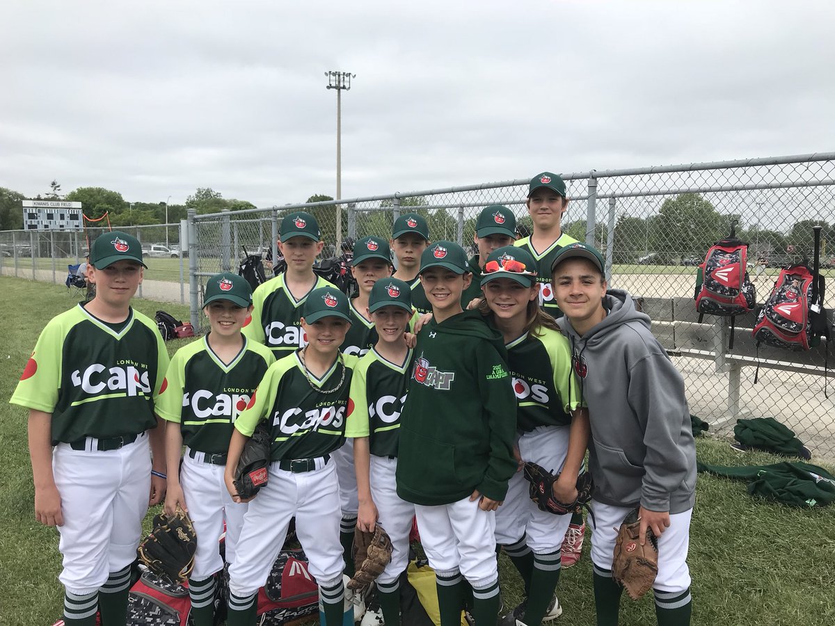 Tincaps2005's tweet photo. @Tincaps2005 getting ready to take on the Vaughan Vikings in game #2 of the @StThomas_Cards Major Peewee Tourney! #tincapstrong #playball https://t.co/xiLbj4q2NT