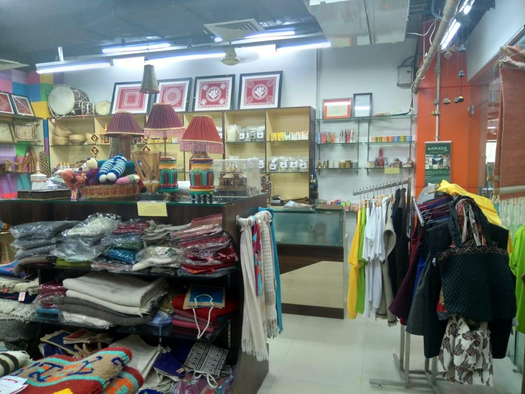 Samaundotcom's tweet photo. #Uttrakhand #craft #himalayan #Handmade #localcraft #timesquaremall #sahastradhararoad #Dehradun #mussorie #souvenirs #gifts https://t.co/N4GBkmxwH5