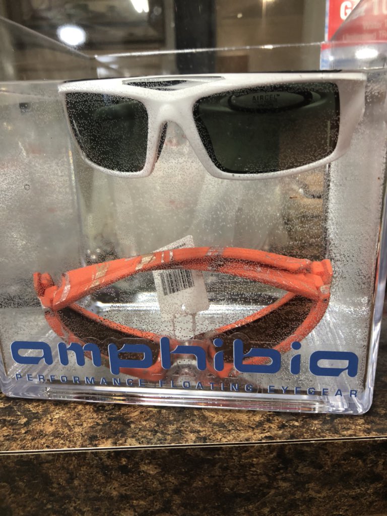 The MobileBait Store tweet media