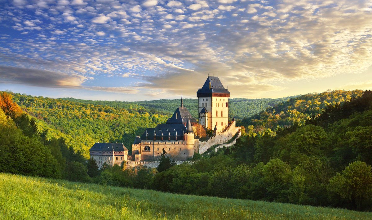 AvenTouro's tweet photo. Do you like #castles and #history?
Join us, we are going again to gorgeous #KarlstejnCastle and to quarry called #LittleAmerika, June 30th! 🤗
Register here: https://t.co/TDIc2UFphF
#visitcz
#prague
#travel
#outdoor
#hike
#tours
#TravelBlog
#Karlstejn
#populartrip https://t.co/IcLpkhEkKh