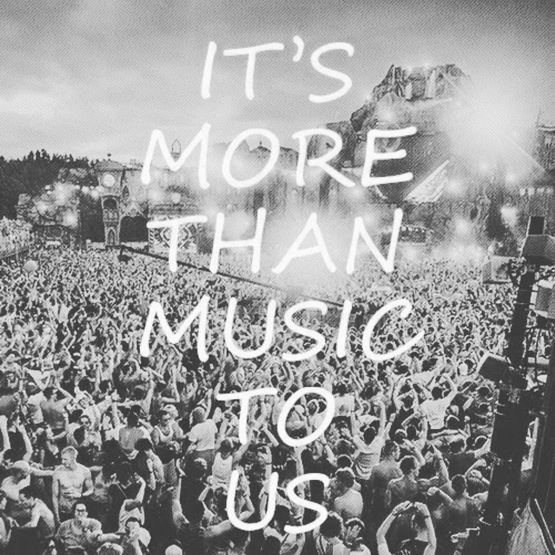 Stoppedclockclo's tweet photo. 🎵🎶🖤🙌🏼✌🏼#SummerVibes #festival #VintageStyle #britishfashion #etsylove #stoppedclock https://t.co/4oEob3YCji