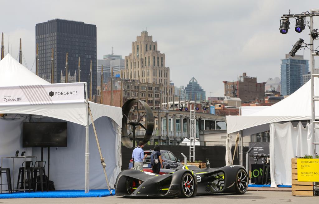 GP_Rallye's tweet photo. RT @Michelin: Major wow factor at @movinonconf: the autonomous, electrically powered race car @roborace on #MichelinTires! 😍 #movinonconf18 #sustainablemobility https://t.co/7jG5szzBxI https://t.co/oT1YUgmHMO #employee