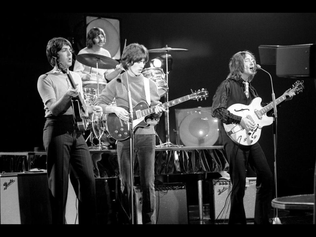 ToursBeatles's tweet image. Appearing on the David Frost Show, September 1968 #TheBeatles #BBC #DavidFrost #1960s @TwickStudios @SgtPepper1710 @BeatlesArchive2 @LudoJanssens @mikolato @corinne13820 @Johnny_W_L