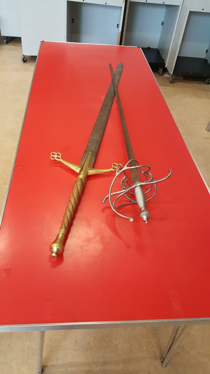 leigh_ann_todd's tweet image. Had so much fun @TintoPrimary open day! All the kids loved seeing the armour and swords (especially big kids like me) #Burrell #ObjectHandling #CommunityEngagement