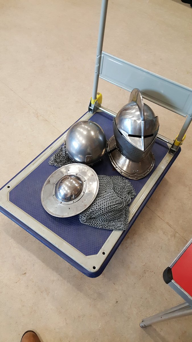 leigh_ann_todd's tweet image. Had so much fun @TintoPrimary open day! All the kids loved seeing the armour and swords (especially big kids like me) #Burrell #ObjectHandling #CommunityEngagement