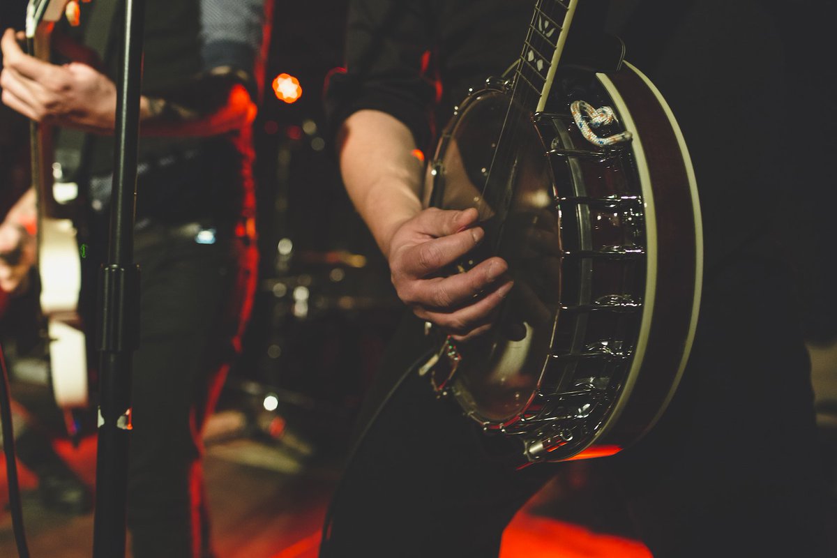 UploadSounds's tweet photo. Bis auf die letzte #Note werden sich die zehn #Bands ins Zeug legen müssen, um die #InternationaleKommission unter der Leitung von Claudio Astronio beim #Finale von #UploadSounds 2018 von sich zu überzeugen.
Wo und Wann? 16. Juni @Smartlab Rovereto
➡ https://t.co/BXBppdHTj4 https://t.co/XkC7vCRZsA