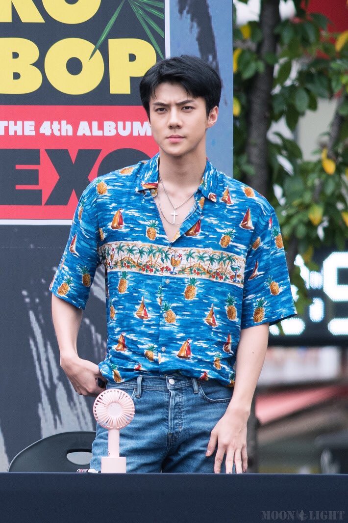 Baexi3's tweet photo. #dafBAMA2018EXO https://t.co/Wq4ky1CCbS
