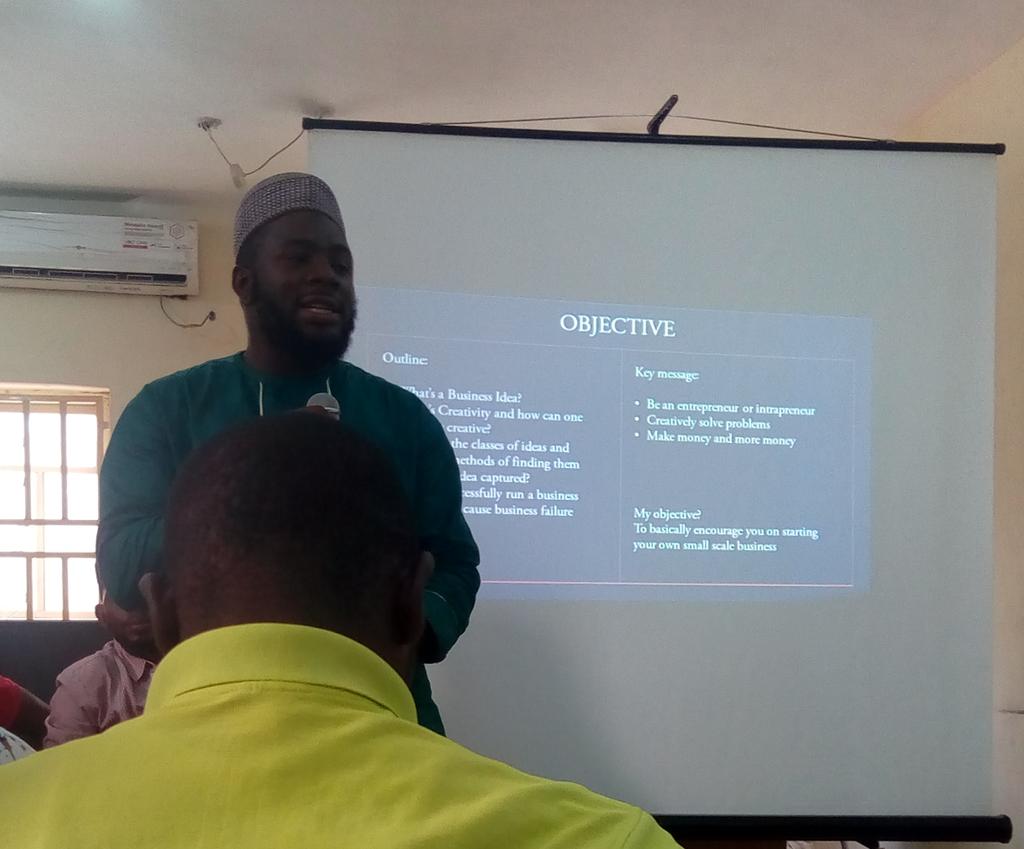 AhmzyJazzy's tweet photo. Abdul Malik Mudasir
Discuss about creativity in entrepreneurship
#ingressivekp
#githubbuild
#ingressive
@_Ingressive_ https://t.co/l4YVBu0gNN
