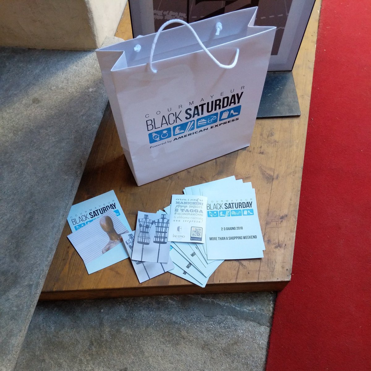 Cercate i nostri volantini al #courmayeurblacksaturday per ricevere una sorpresa! #2giugno