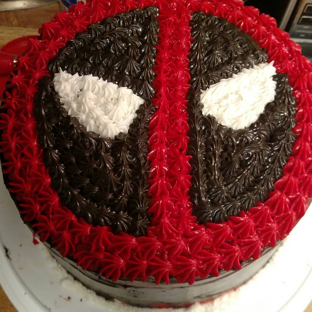 cpjones2014's tweet photo. Hubby's birthday cake. #Deadpool #deadpoolcake #NerdyNummies https://t.co/uR9rrz3IfK