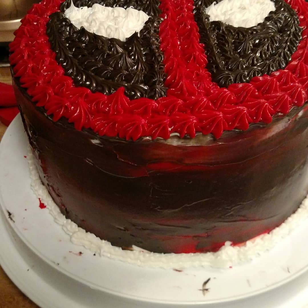cpjones2014's tweet photo. Hubby's birthday cake. #Deadpool #deadpoolcake #NerdyNummies https://t.co/uR9rrz3IfK