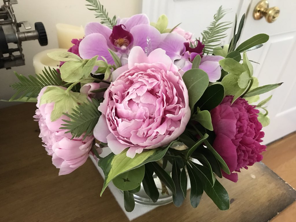 DrewScott_TV's tweet photo. Thank You #BonnieInTheMorning, #WPPB, & #MediaMavens for this #MerciBouquet! So appreciate your encouragement. https://t.co/P2cXzoRmxA
