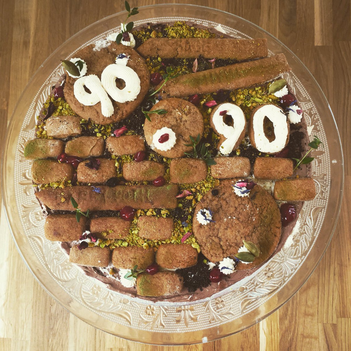 tspcake's tweet image. #allotmentgarden inspired 90th birthday cake, complete with #matchatea moss 🙌#garden #gardencake #90thbirthdaycake #tspcake #eatgreen