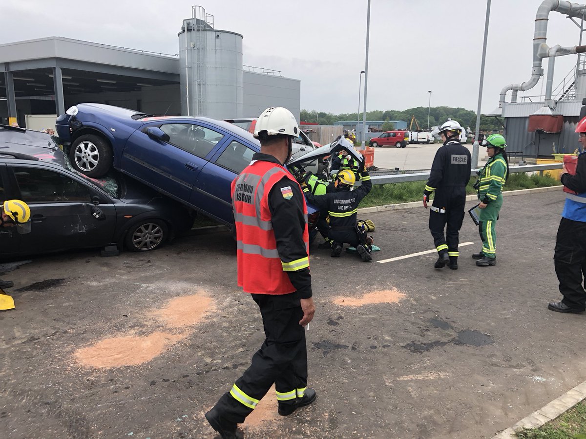 uknip247's tweet photo. extricationLFR  In action CDDFRS  regional run off https://t.co/gqZhuv2aRE
