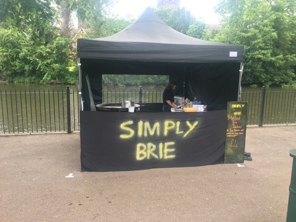 YesChef_Events's tweet image. It’s a cheese filled weekend for us here at Yes Chef! So why not come and see the amazing dishes we have on offer. Melted Brie Potatoes at #Lichfield #GinAleandCheeseFestival and Mac n Cheese Waffles and Cheese Wheel Spun Linguine @cheesefestuk #Maidstone 🧀🧀🍴 @WhatsOnStaffs