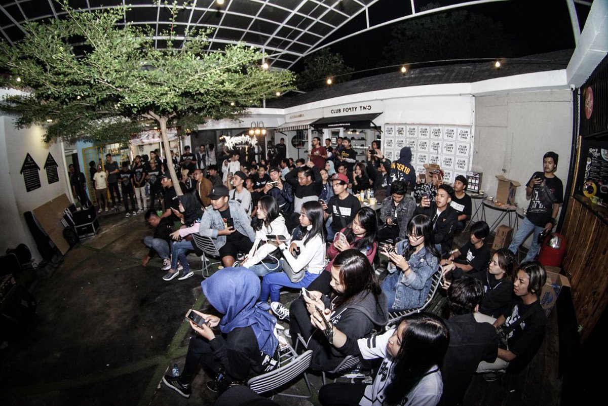 REVENGETHEFATE's tweet photo. We are one big family!
Thank you for the continuous support #rtfcolony.
#RTFwarehouse skrg sudah resmi dibuka.
Dengan adanya warehouse ini semoga kita semua bisa menjalin persaudaraan yang lebih dekat &amp; lebih kuat.
All Colony are Family. https://t.co/Z4S7hxDDwz