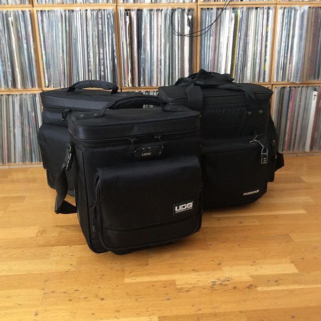 eops's tweet photo. BIG NIGHT TONIGHT @thelauristonpub #VictoriaPark as Black Wax Solution play the @allpointseastuk #AFTERPARTY 9-2am How much bumping party music? THREE. BAGS. FULL!
#allpointseast #afterparty #thelauriston #victoriapark #latelicense #soul #funk #disco & #… https://t.co/sCyB9gYPd6 https://t.co/Gwi4rwUpHF