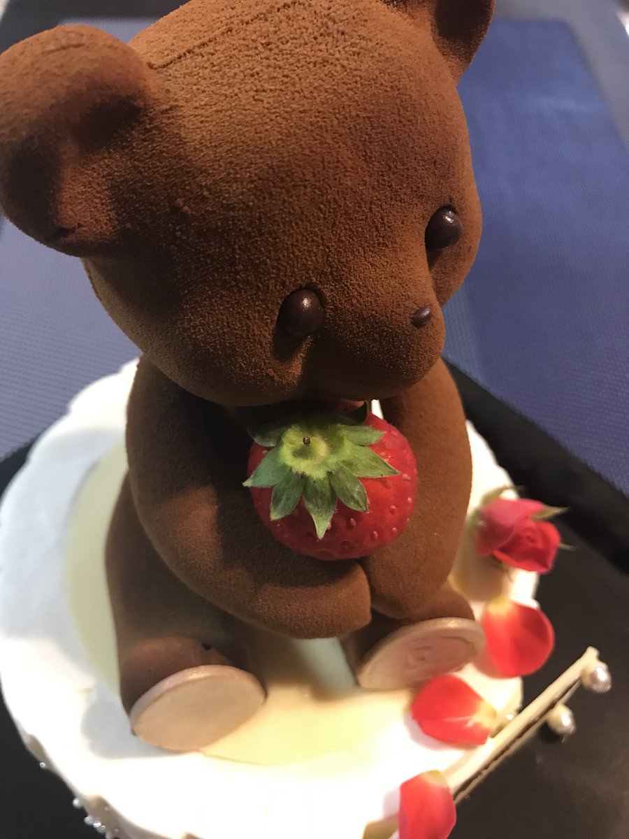 ヒメ太郎 北軽井沢 また熊が出ました バースデーケーキで娘が買ってきてくれました 勿体無くて食べられない こんな熊さんなら大歓迎 ルワンジュ東京 バースデーケーキ 熊