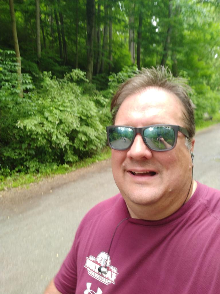 EU_CIO's tweet photo. Muggy but still running. Special thanks to The Who for the Pinball Wizard adrenaline rush to finish. Now to paint a bedroom... #Couchto5K #week4Day2 #ForbiddenDrive #RunchBunch https://t.co/Yx9TFbpdYw