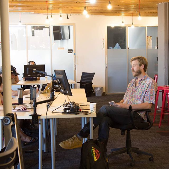 Geekdom's tweet photo. Geekdom is a collaborative co-working space with 24/7 access, free Wi-Fi, conference rooms and unique common areas. Come take a tour! #coworking #collaboration #team #dreamcatcher #downtown #techdistrict #satechdistrict #satx #sanantonio #startup #ecosys… https://t.co/WeBmKzkBZ7 https://t.co/ZGeRNKiIPZ