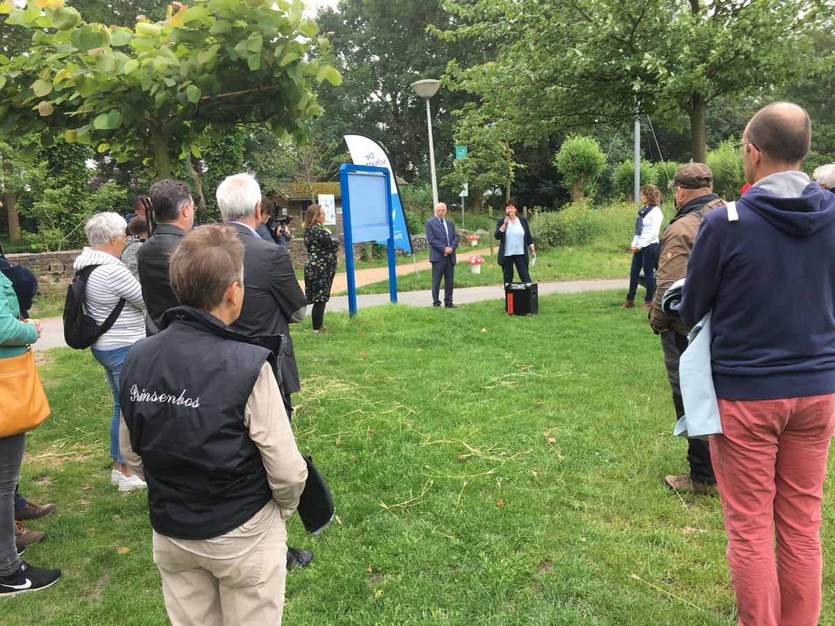 L_Claessen's tweet photo. Ine Prins namens @LTOGlaskrachtWestland bij startschot meten waterkwaliteit Plas Prinsenbos vanmiddag. https://t.co/0XwkJ0s8kG