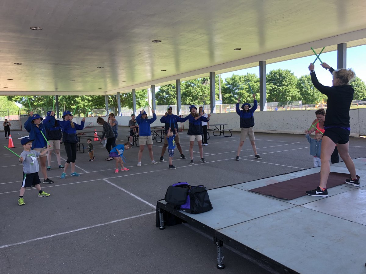 tinytownship's tweet image. #LetsGetMoving with some #PoundFitness! Join us at the Perkinsfield Park for more FREE National Health &amp;amp; Fitness Day activities! #NHFDtiny @NHFDcan