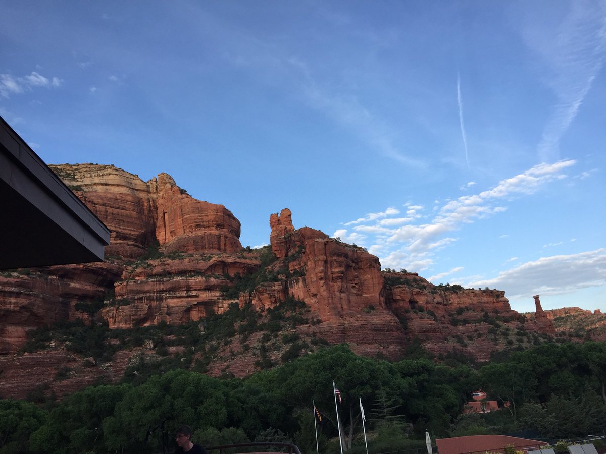 Alerie_TSI's tweet photo. #AURA2018 in #Sedona to meet with our newest clients! #RheumatologyEHR @tsihealthcare @EnchantmentAZ https://t.co/5ju6hT0rgc