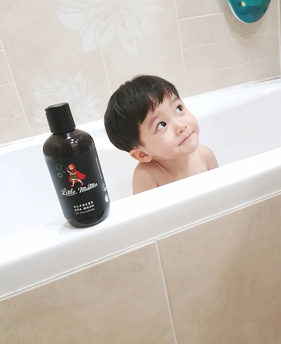 Jinufk's tweet photo. 🛁Apenas vino y ya nos dimos un bañito para poder salir a jugar en la tarde, luego del almuerzo. https://t.co/SlSb5GpxWm