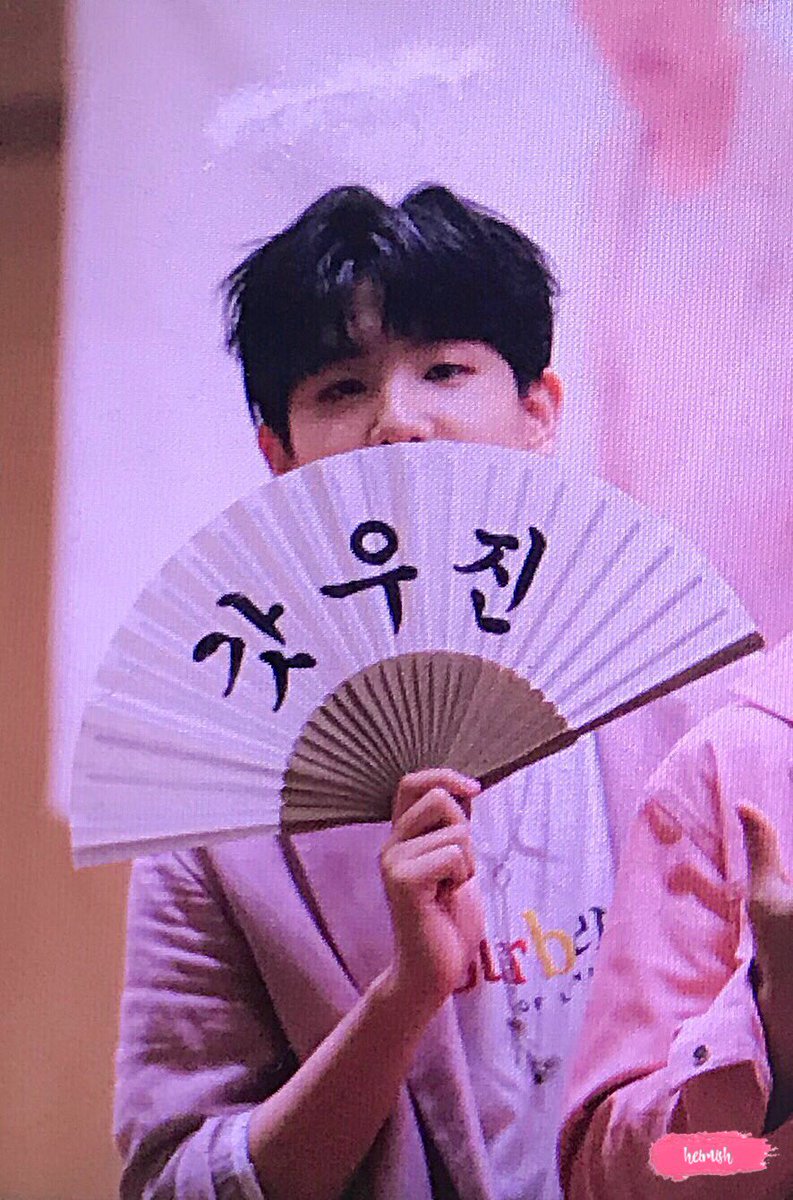 heimish_0402's tweet photo. 180602 tcc 팬사인회

갓우진 👼🏻👼🏻👼🏻

#더이스트라이트 #더이라 #이우진 #우진
#TheEastLight #WooJinLee #WooJin https://t.co/1coEjrsNN9