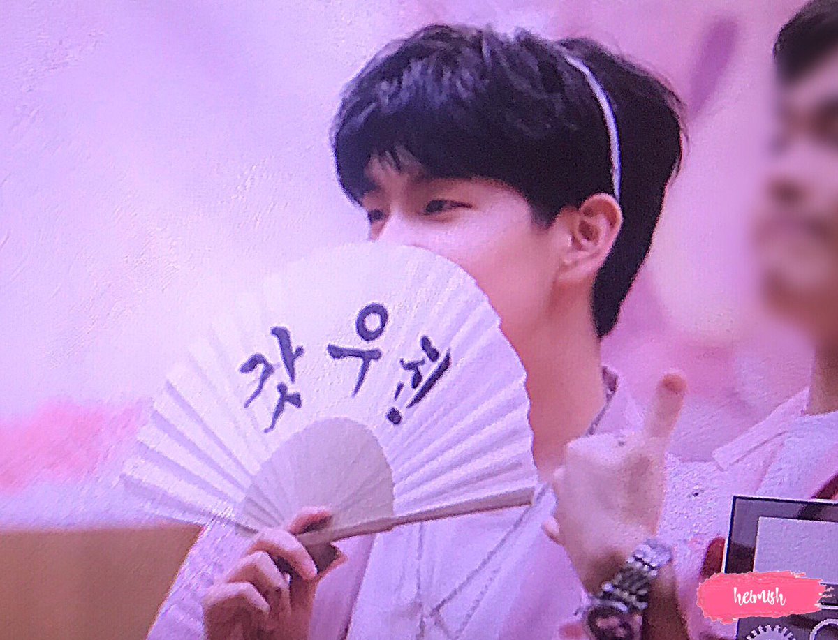 heimish_0402's tweet photo. 180602 tcc 팬사인회

갓우진 👼🏻👼🏻👼🏻

#더이스트라이트 #더이라 #이우진 #우진
#TheEastLight #WooJinLee #WooJin https://t.co/1coEjrsNN9