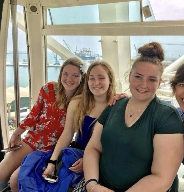 elise_rydzewski's tweet photo. Happy birthday pretty!! I hope u have the best day! Liv up being 18! Missing spain w u! Ily💙🎉🎊@VictoriaEsposi4 https://t.co/CxEvkqtBkq
