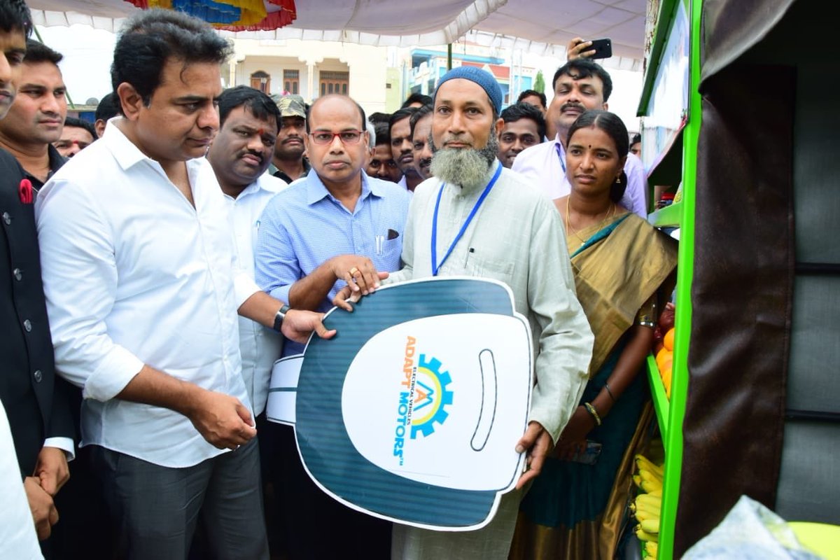 ursanr's tweet image. @ktrtrs Accolades for your initiatives on electrical vehicles. Live inspiration at Sircilla  #jaitelangana #DynamicleaderKTR #GOAdapt