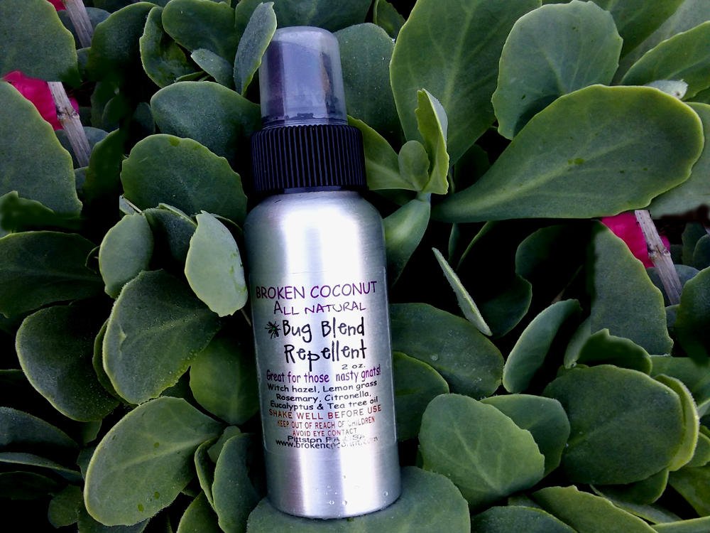 BroknCoconut's tweet photo. Extra sunlight &amp; beautiful weather.. let's enjoy more time outdoors! Try our Bug Blend Repellent! #allnatural #MotherNature #healthyforyou #allnaturalsgirls #effective #nontoxic #aromatic #noDEET
https://t.co/UAI4CVLc0C https://t.co/9kAwGzD4uI