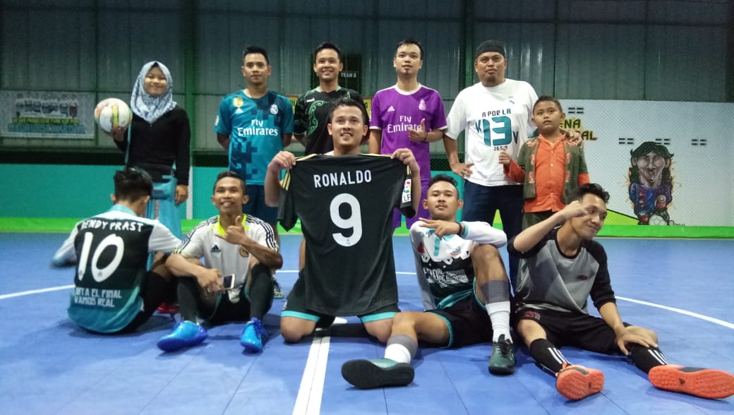 MadridistaKroya's tweet image. #DokumentasiPRMI @Madrid_Indo
.
.
Bagian Syukuran Hattrick Juara UCL @realmadrid ,Fun Futsal.
Kita Lanjut Music Acoustic,merapat Delta Coffe Mads!!
.
.
#FutsalPRMI #SparingFutsal #EventPRMI #realmadrid #madridista #indonesia #community #prmi #madridistakroya #halamadrid