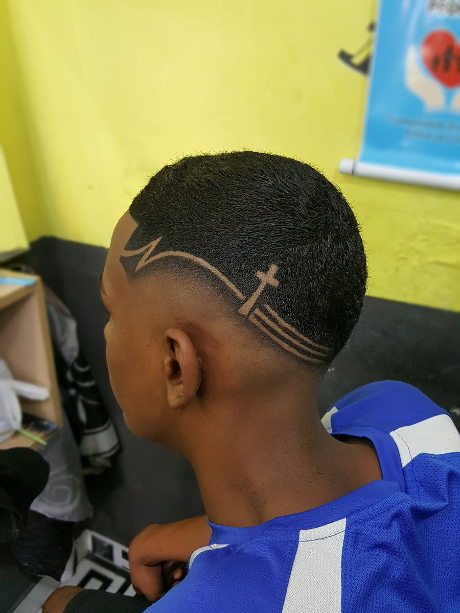 BarbeariaST's tweet photo. 📏✂💈 https://t.co/wGLdpiK6Tx