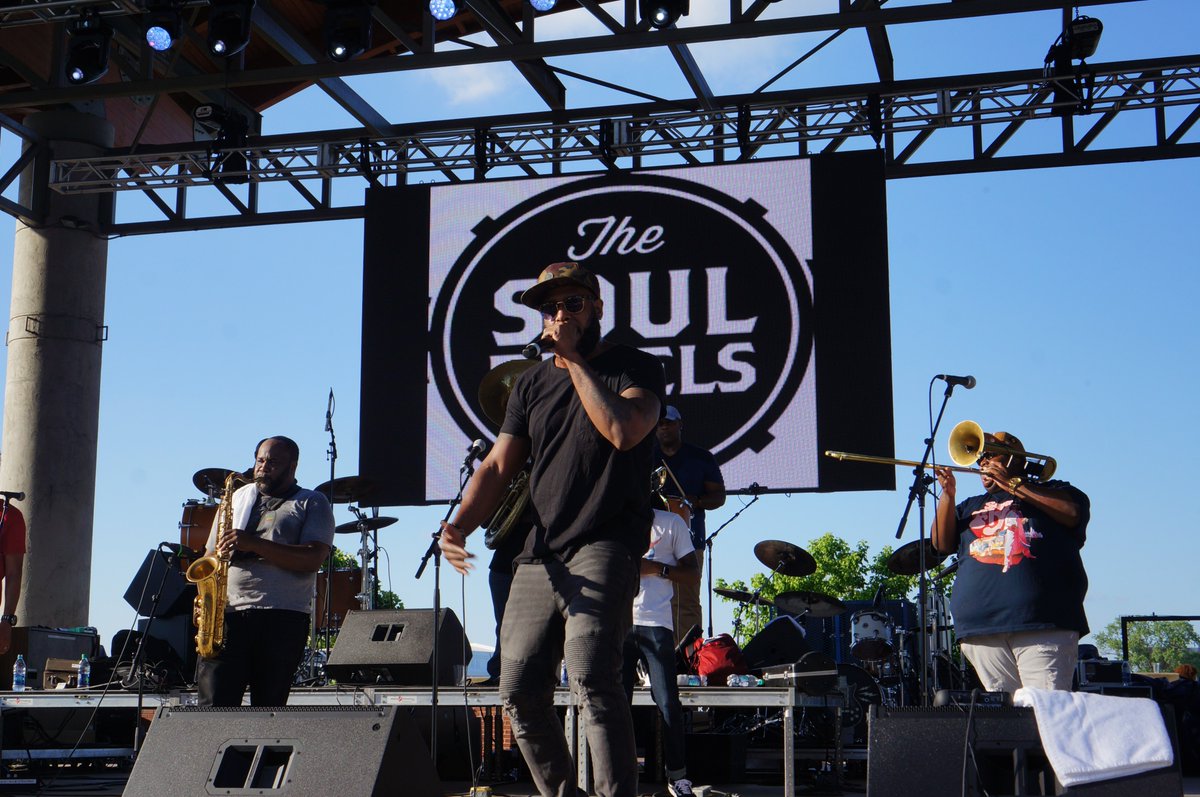 ARKRiverfest's tweet photo. Finally! #RiverFest2018 Day 3 Highlights at Arkansas Federal Credit Union Stage! // @SoulRebels @TalibKweli @thomaswynn @LyonCollege Gospel Choir // 📷: Alexander Johns @LittleRockPhoto https://t.co/7XHS4WBLpH