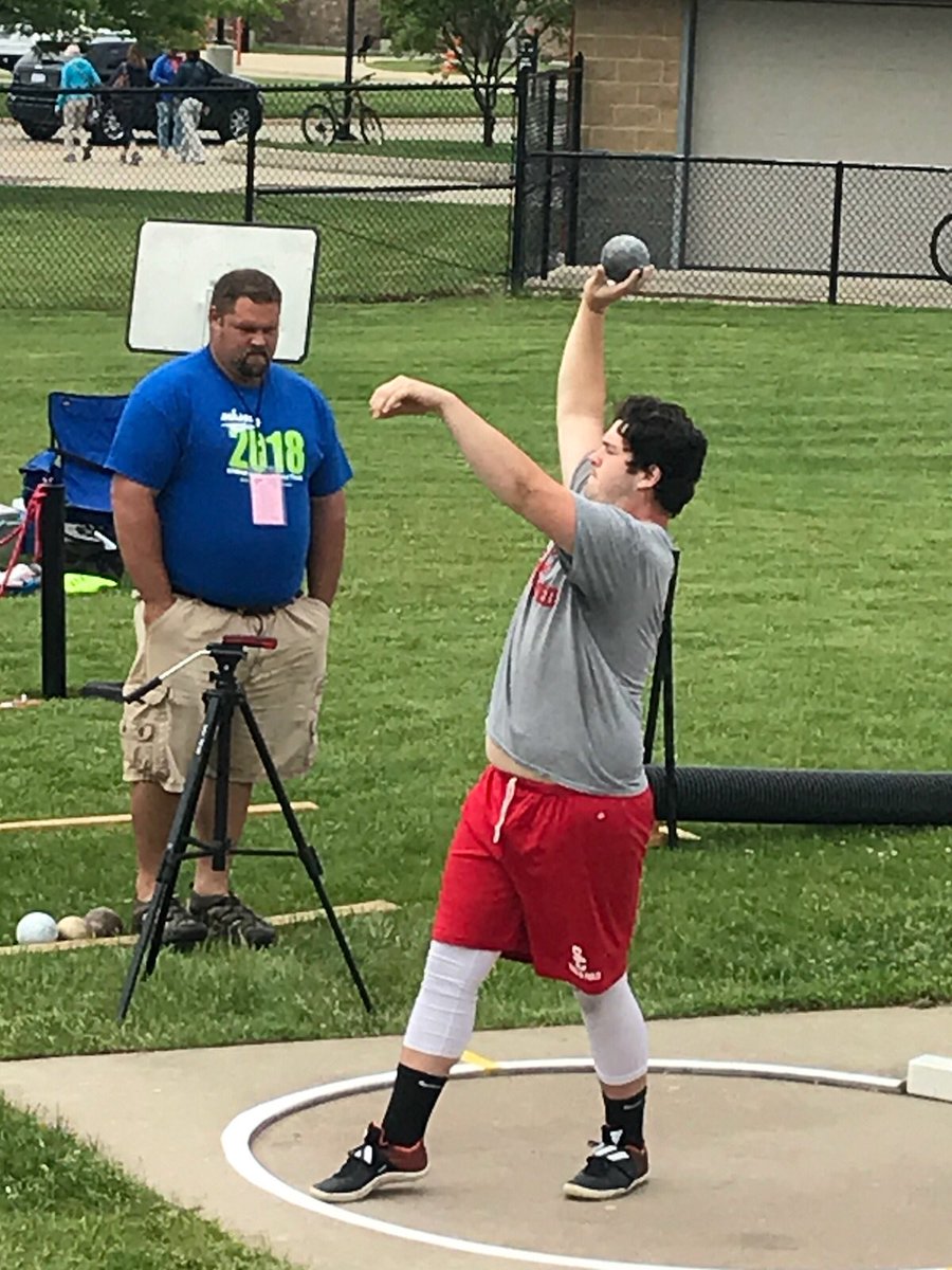 MrAttwood1's tweet photo. Brandon Varner takes third in the STATE with a personal best of 52’4.25”!!! Congratulations!!! #GoCreek https://t.co/vKTi2gvAa2
