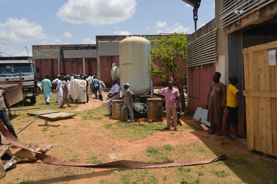 Advsola's tweet photo. Bida To Access Portable Water After 15years as Governor Abu Sani Bello approves the overhauling of the Bida water station. So far, the water pumping machines have arrived in Bida water station and installation will commence soonest. #3yearsofASB https://t.co/siDadYpr0U